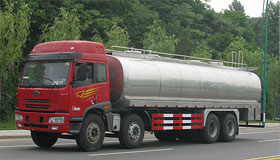 解放前四后八牛奶运输罐