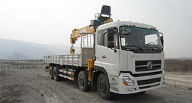 东风天龙前四后四随车起重运输车