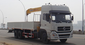 东风天龙后双桥随车起重运输车