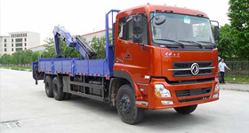 东风天龙随车起重运输车
