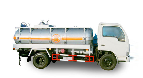 东风福瑞卡化工液体运输车