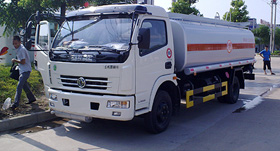 东风多利卡加油车