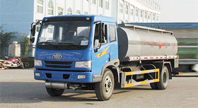 解放单桥化工液体运输车