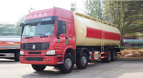 斯太尔前四后八物料运输车